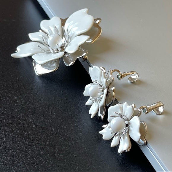 Vintage Sarah Coventry White Silver MCM Flower Pin Brooch Earrings Set - Picture 7 of 10
